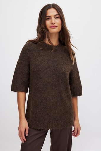 [006] Pull en laine marron 